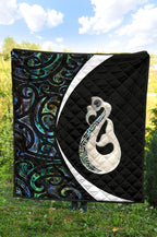 new-zealand-maori-manaia-paua-shell-premium-quilt-circle-style