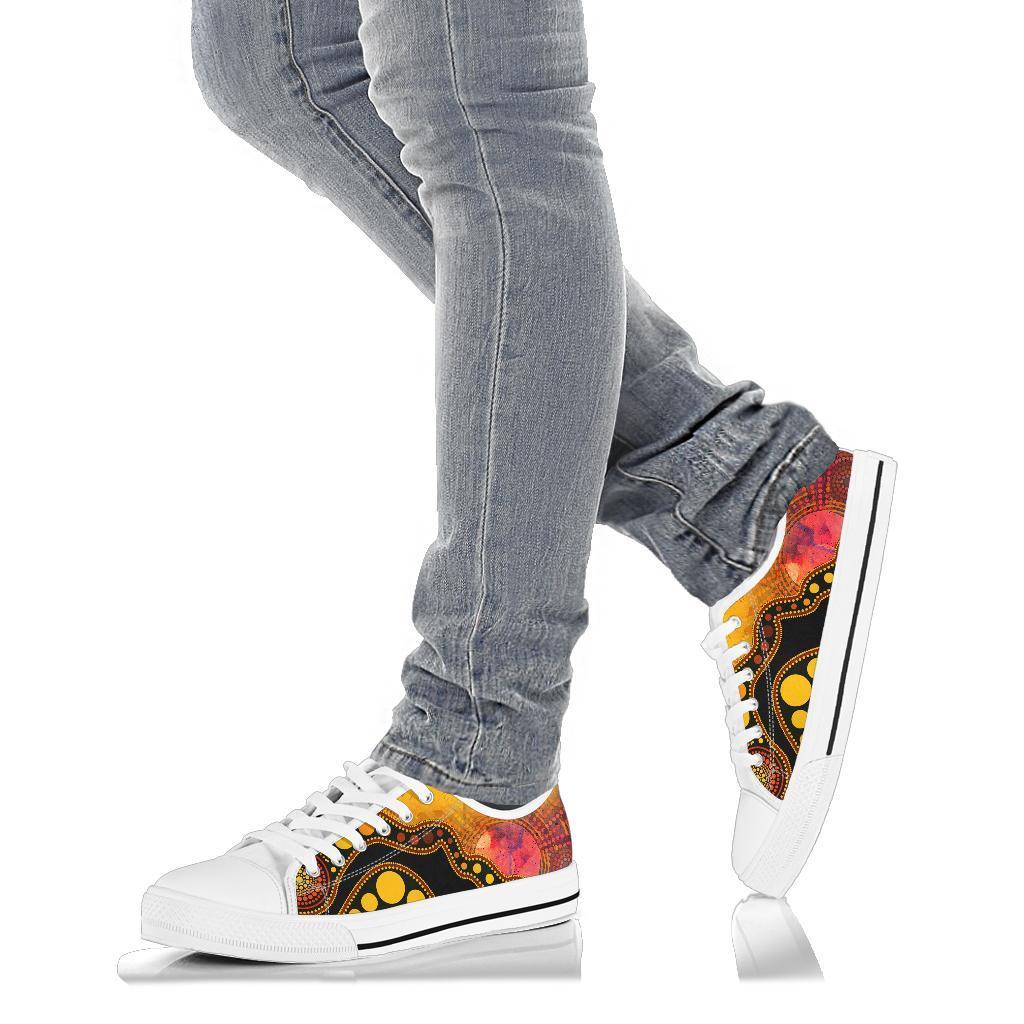 aboriginal-low-top-shoe-australia-indigenous-flag-circle-dot-painting-art-golden