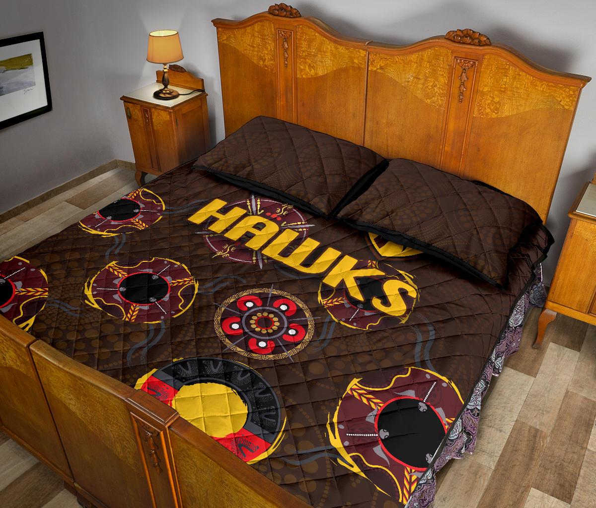 hawthorn-quilt-bed-set-hawks-indigenous-brown