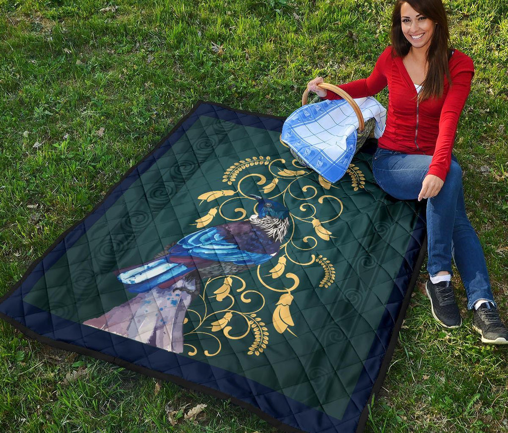 tui-bird-with-kowhai-quilt