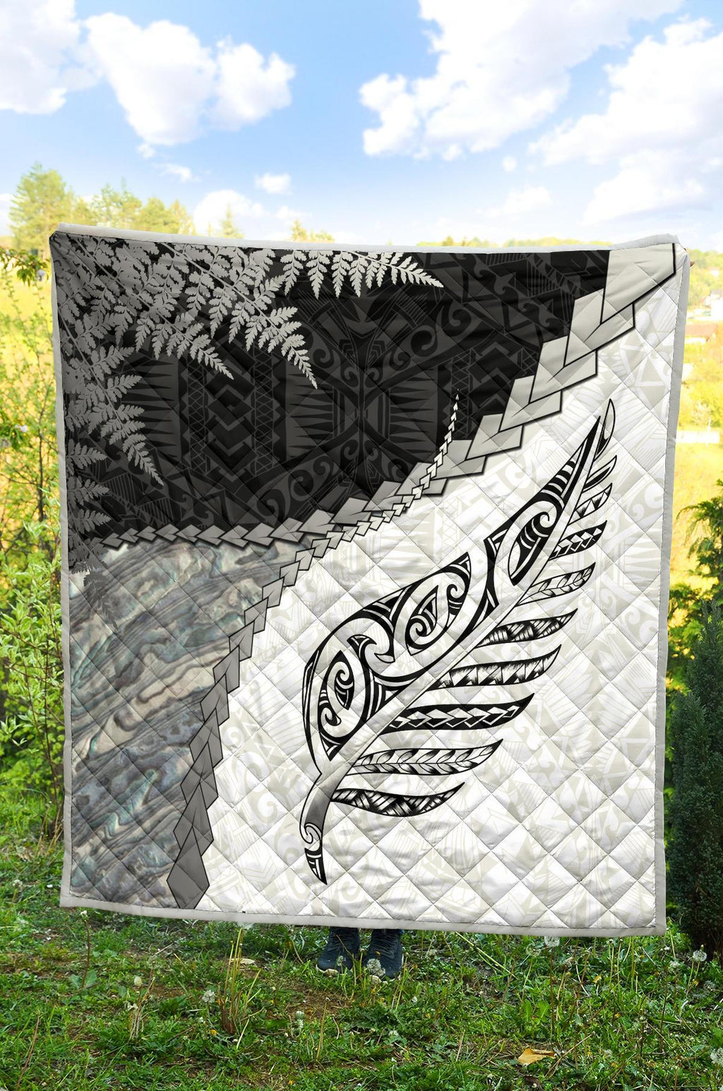 paua-shell-maori-silver-fern-quilt-white