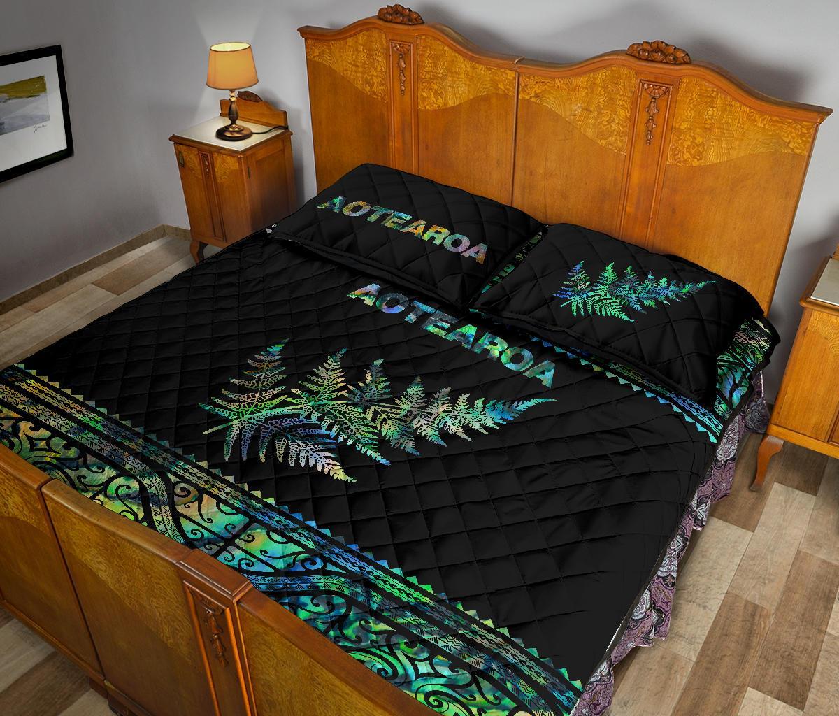 aotearoa-maori-silver-fern-quilt-bed-set-paua-shell