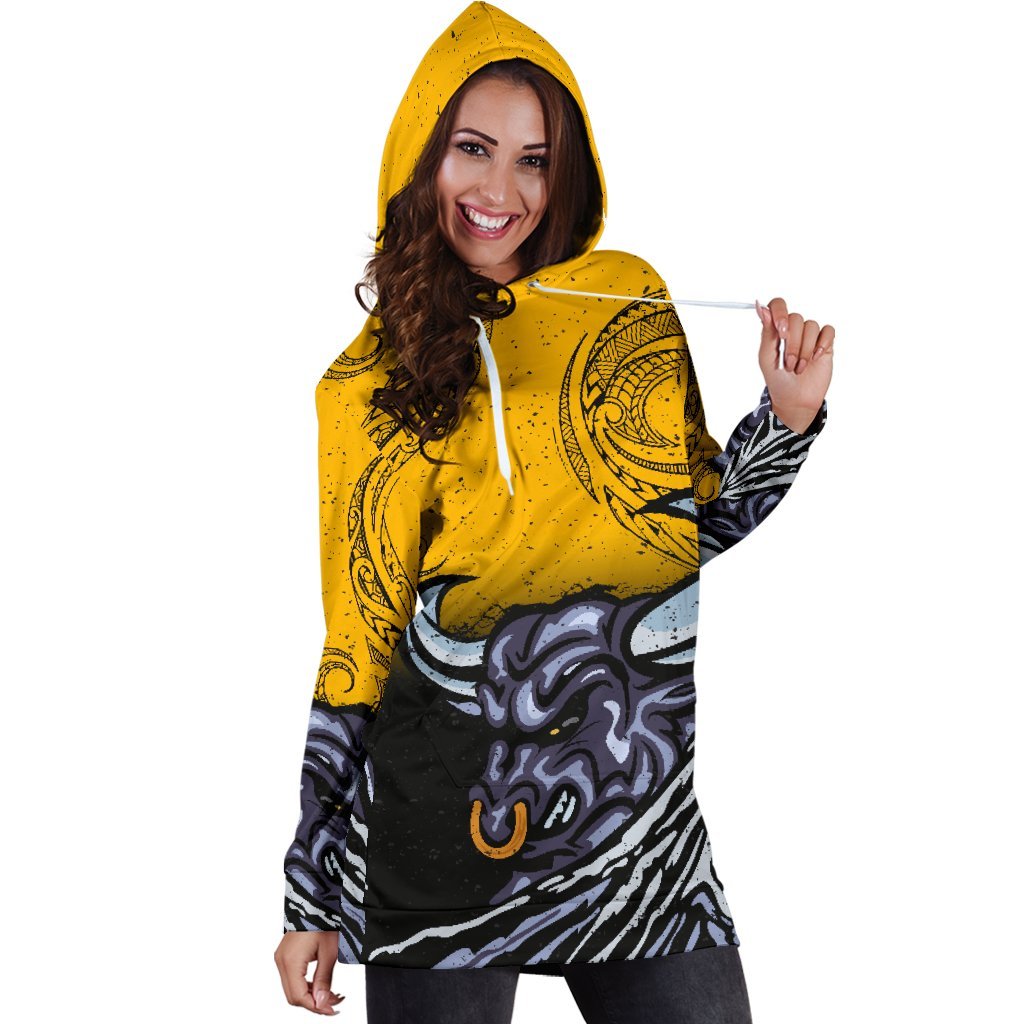 new-zealand-maori-women-hoodie-dress-taranaki-bull