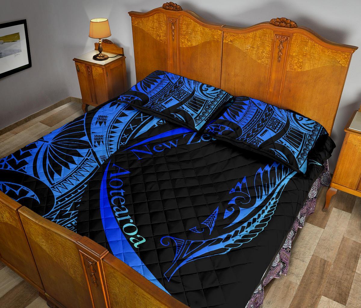 new-zealand-silver-fern-quilt-bed-set-maori-tattoo-circle-style-blue