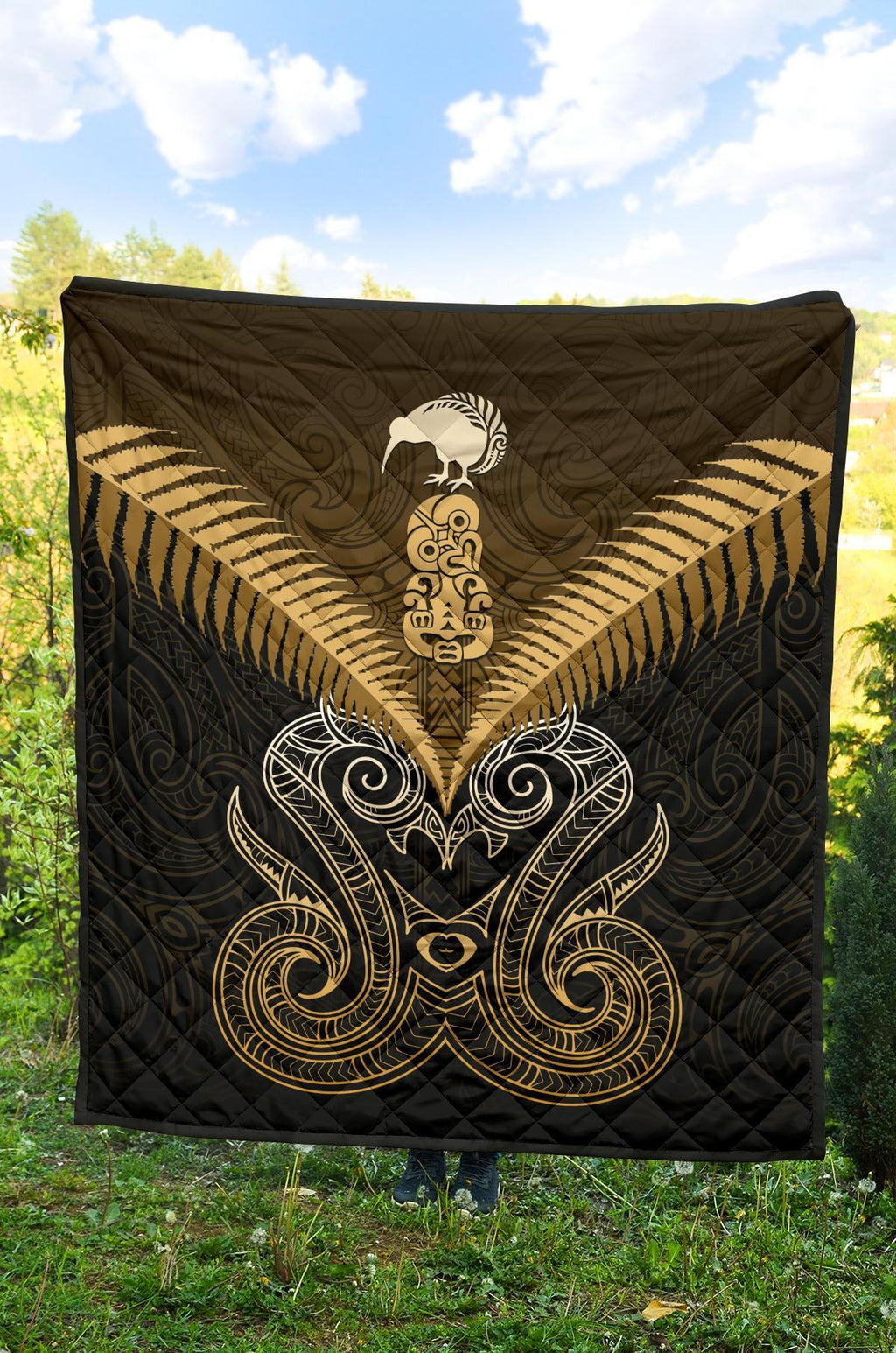 maori-manaia-new-zealand-premium-quilt-gold