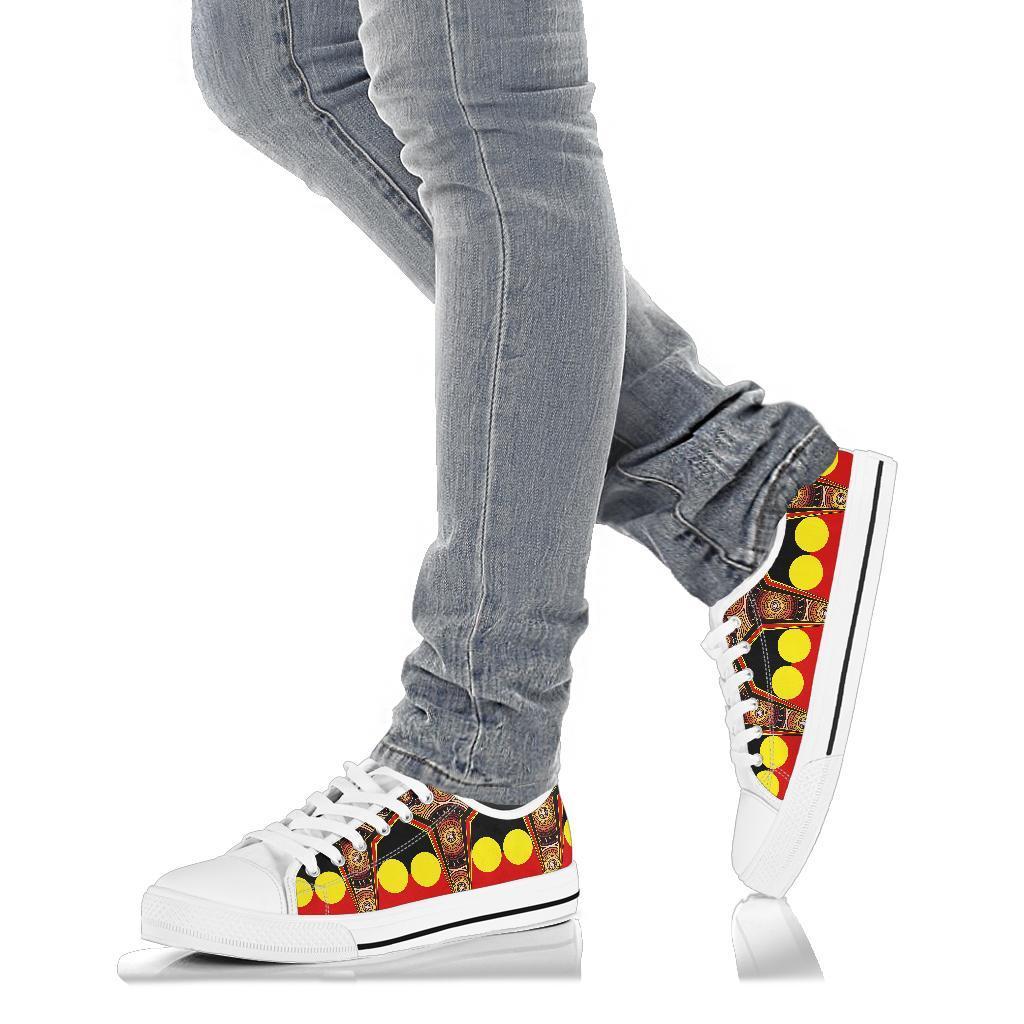 low-top-shoe-2-aboriginal-with-dot-painting-art