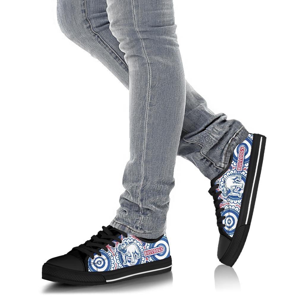 western-low-top-shoe-bulldogs-simple-indigenous