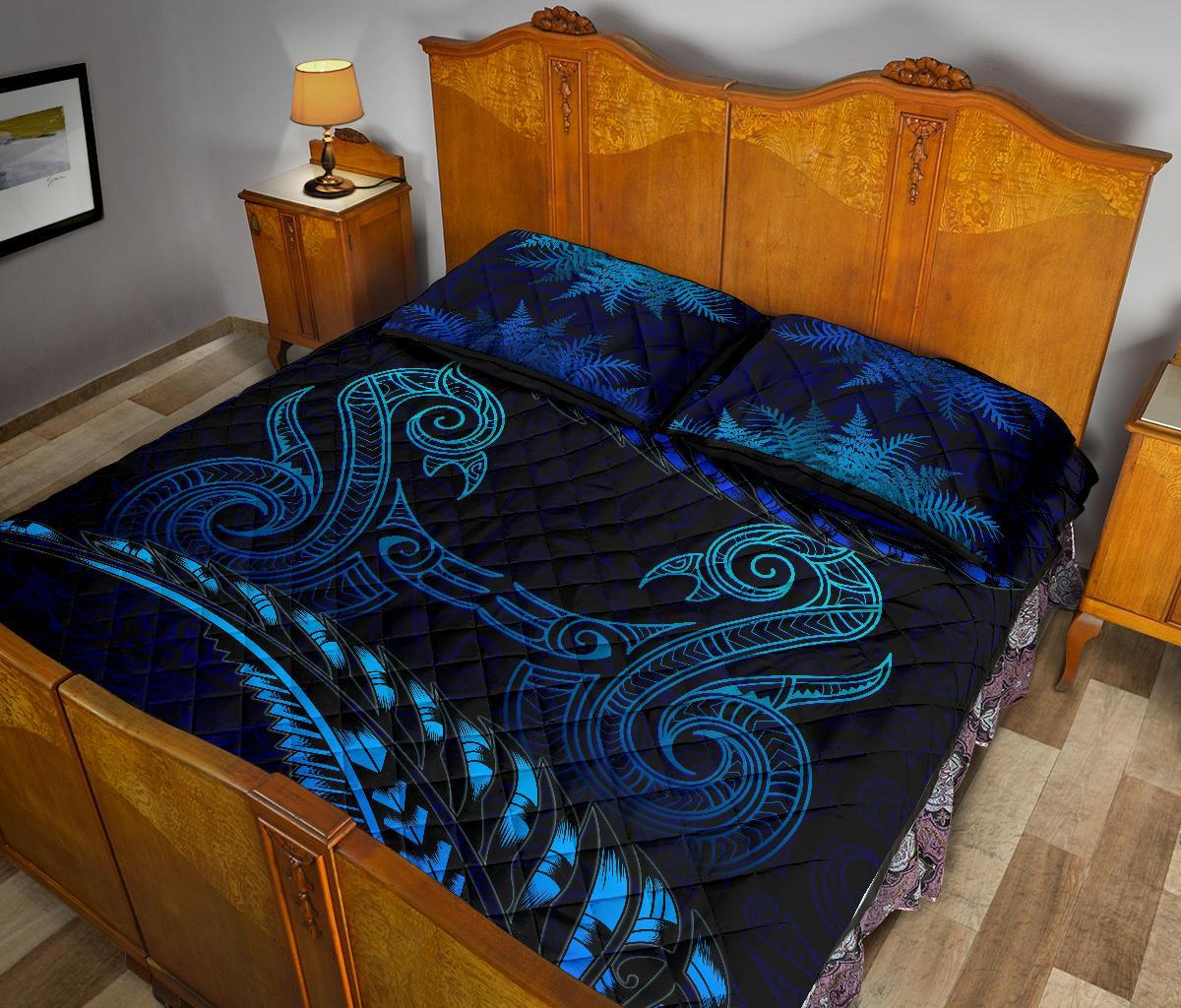 aotearoa-quilt-bed-set-blue-maori-manaia-with-silver-fern