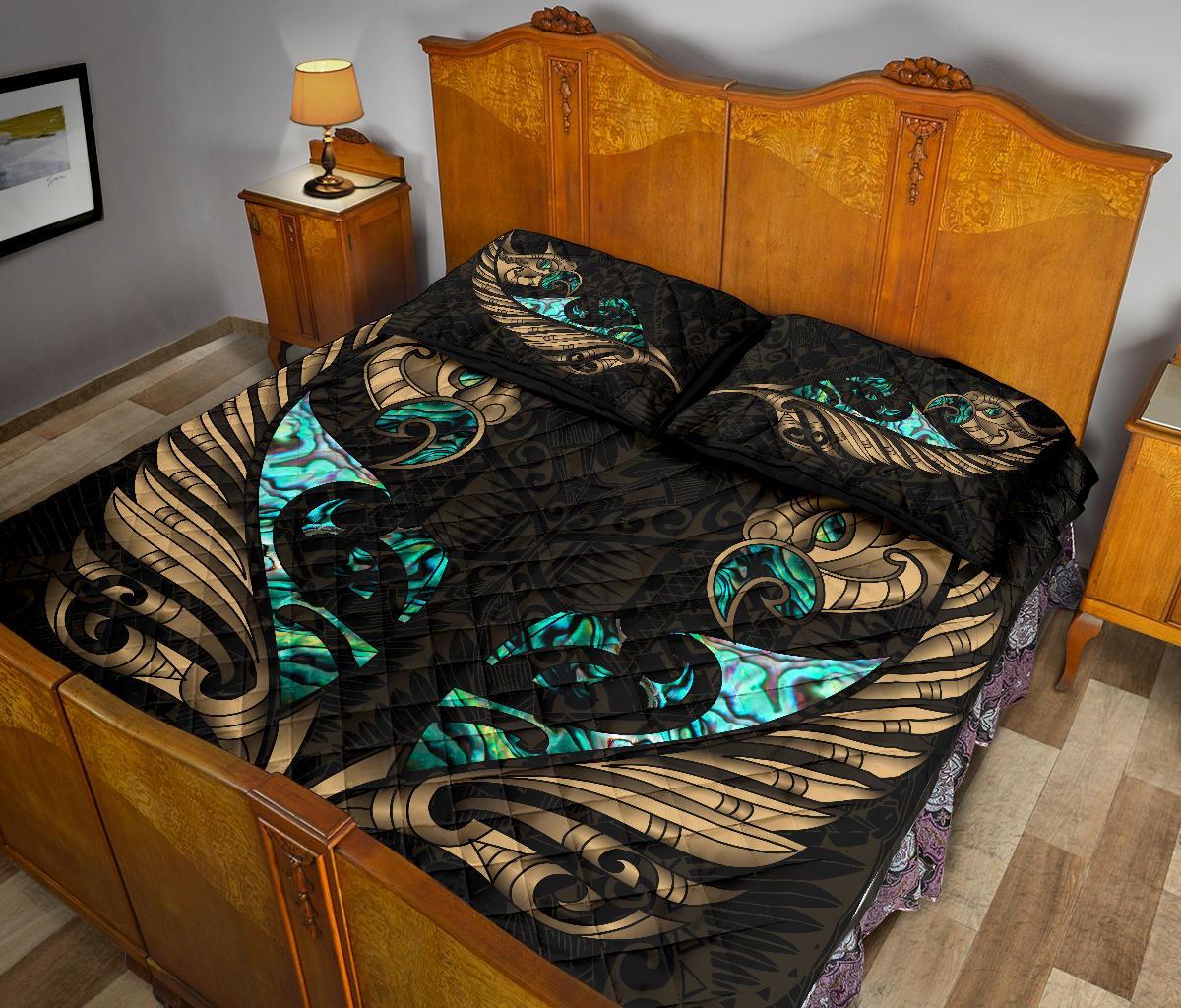new-zealand-quilt-bed-set-manaia-paua-fern-wing-gold