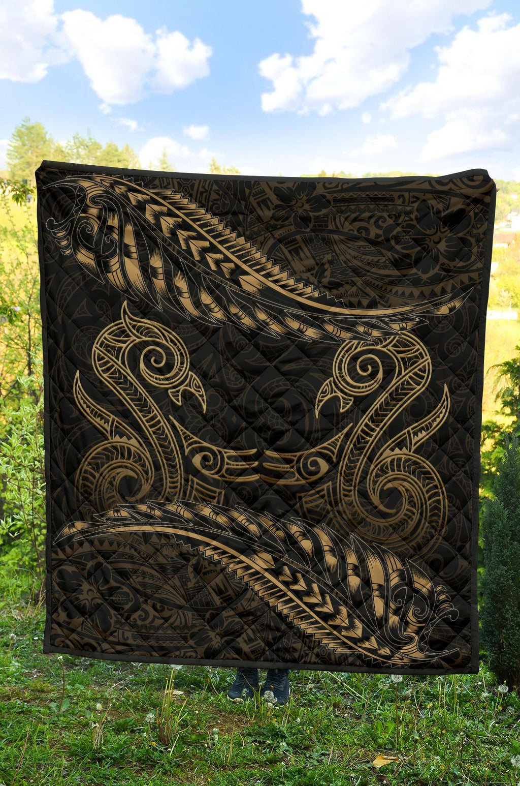 aotearoa-premium-quilt-gold-maori-manaia-with-silver-fern
