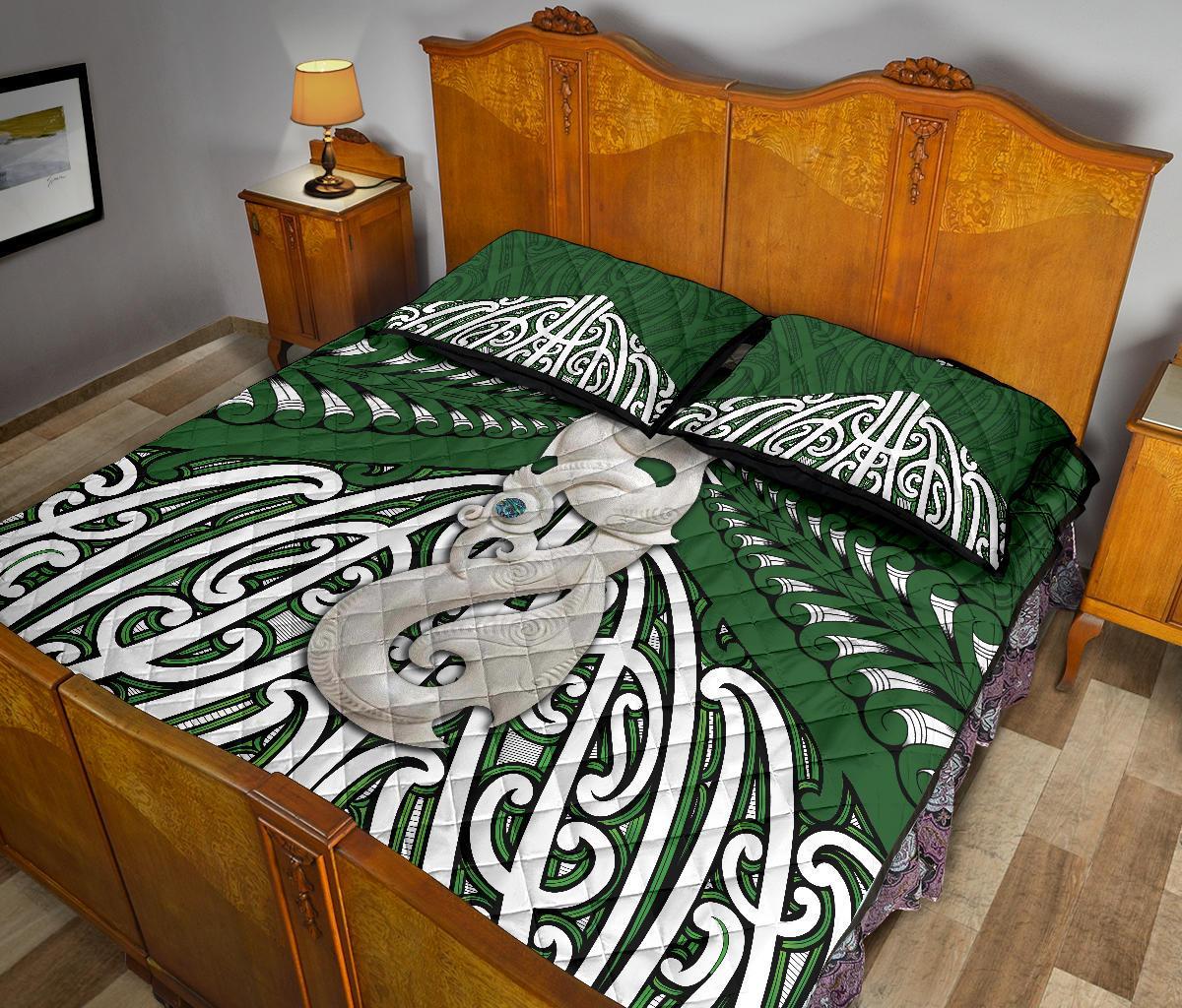 maori-moko-tattoo-quilt-bed-set-manaia-pounamu