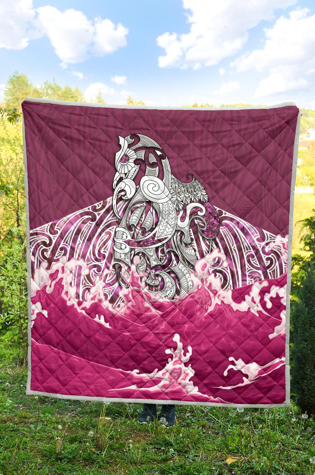 maori-manaia-the-blue-sea-premium-quilt-pink