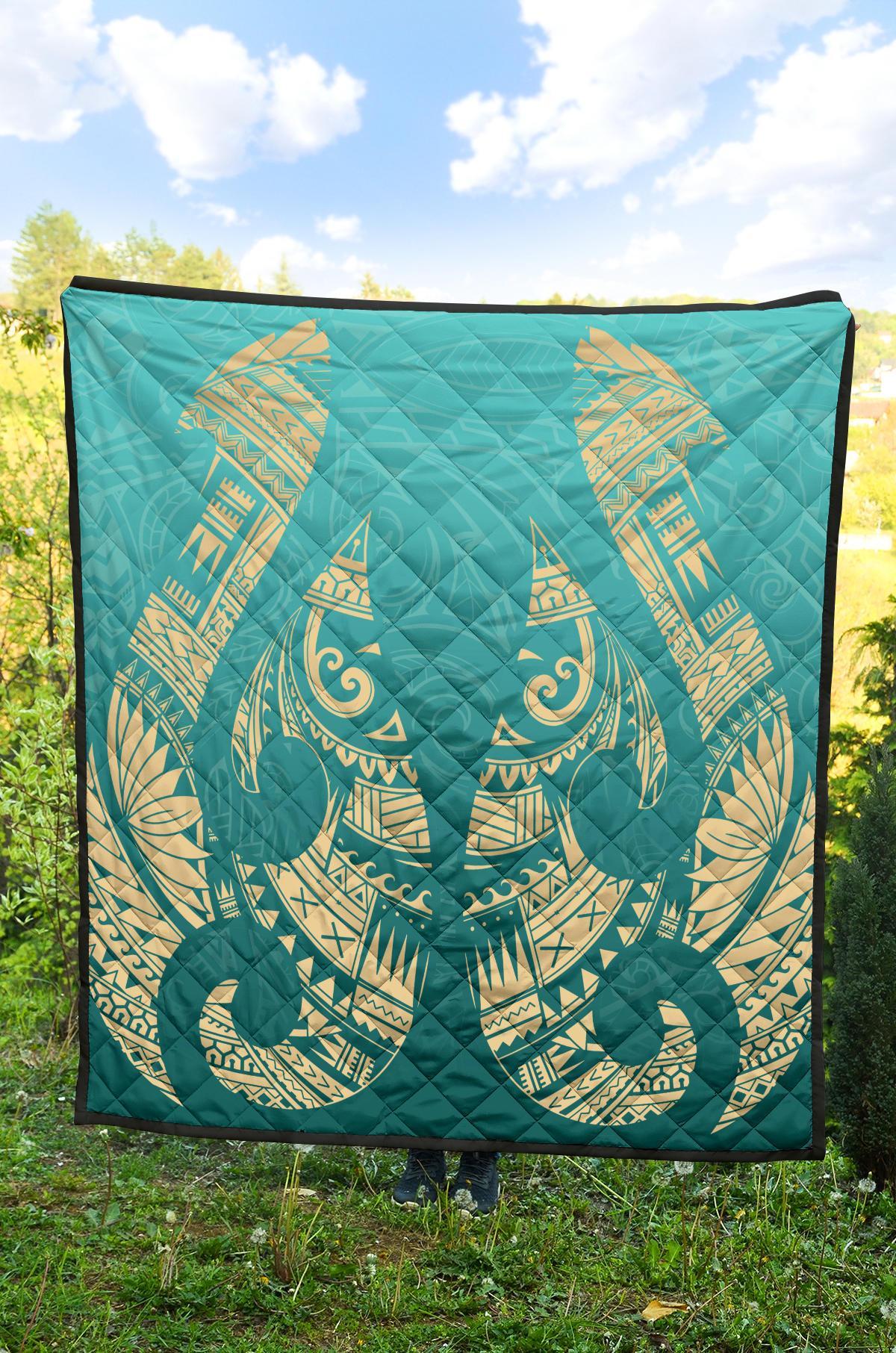 new-zealand-maori-hei-matau-tattoo-premium-quilt