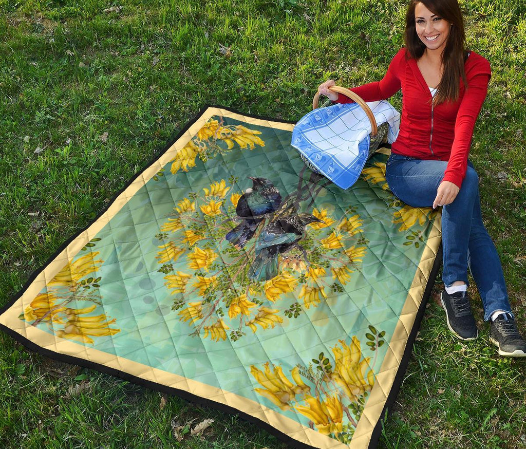 tui-bird-lover-and-kowhai-quilt