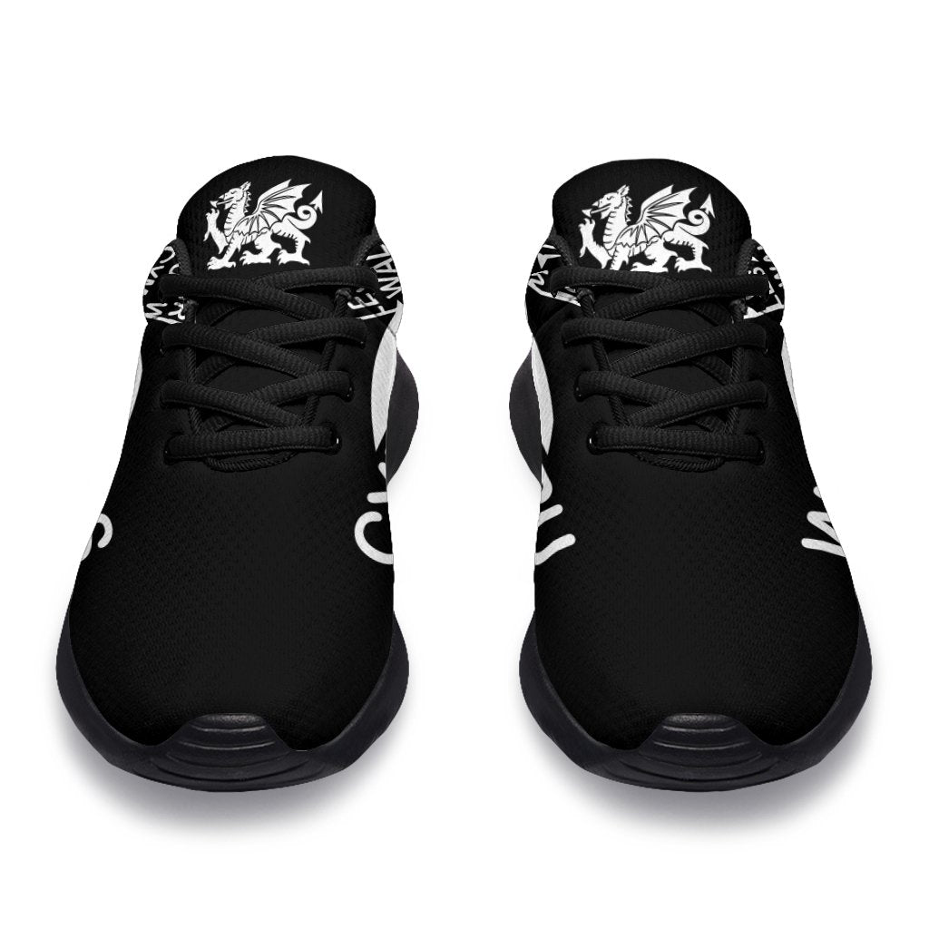 wales-sporty-sneakers-transit-style