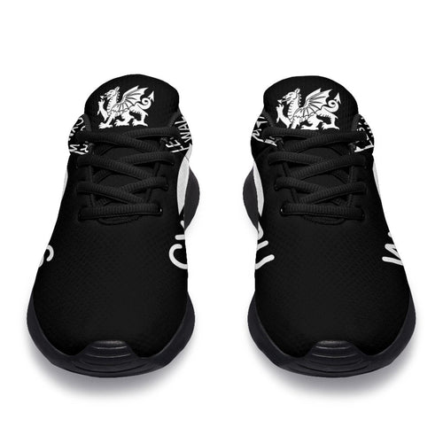 wales-sporty-sneakers-transit-style