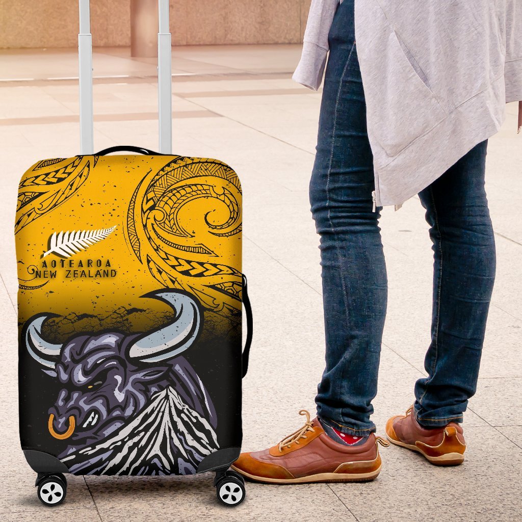 new-zealand-maori-luggage-covers-taranaki-bull