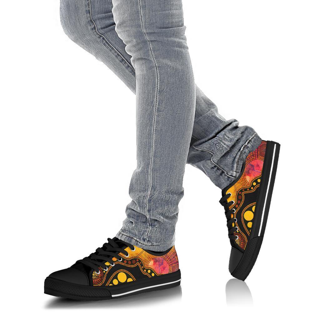 aboriginal-low-top-shoe-australia-indigenous-flag-circle-dot-painting-art-golden
