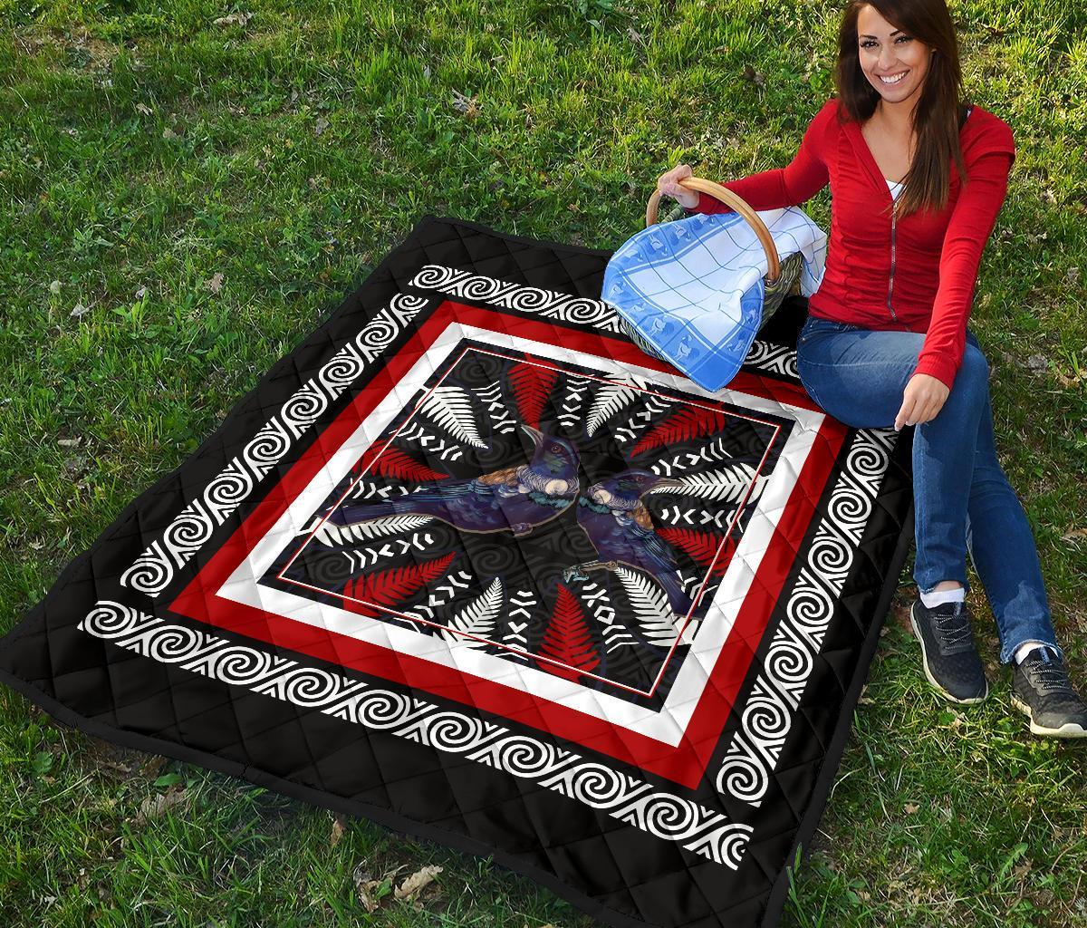 tui-silver-fern-art-2-quilt