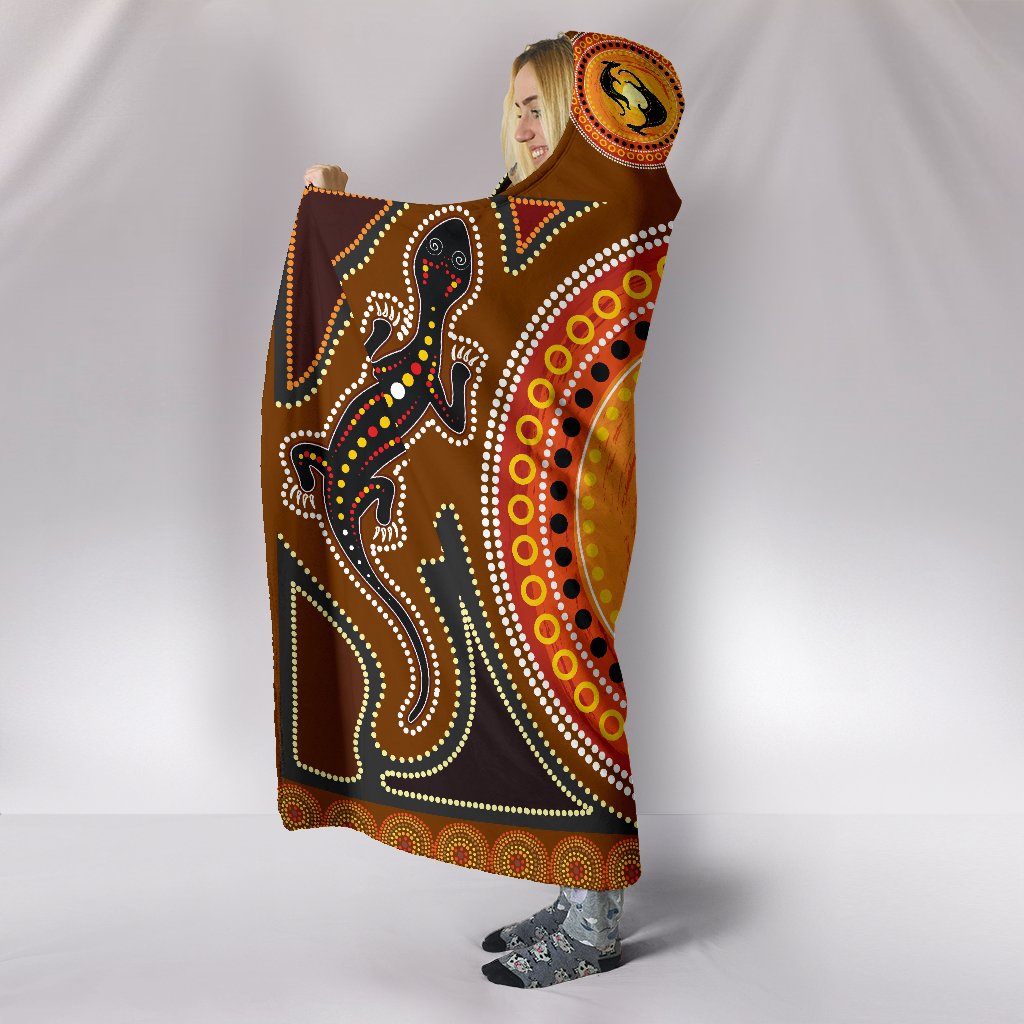 aboriginal-hooded-balnket-lizard-kangaroo-dot-pattern