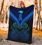 maori-manaia-new-zealand-premium-blanket-blue