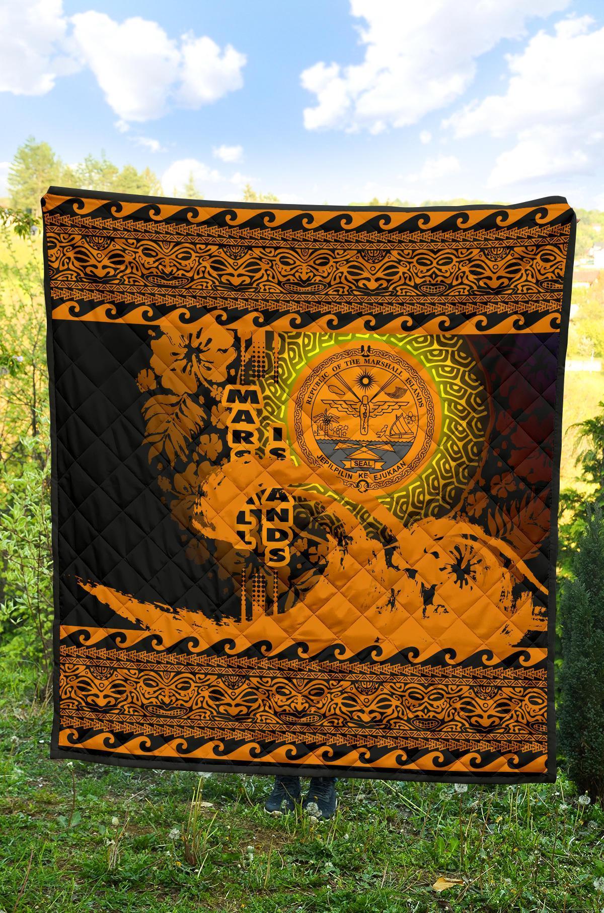 marshall-island-quilt-wave-gold-design