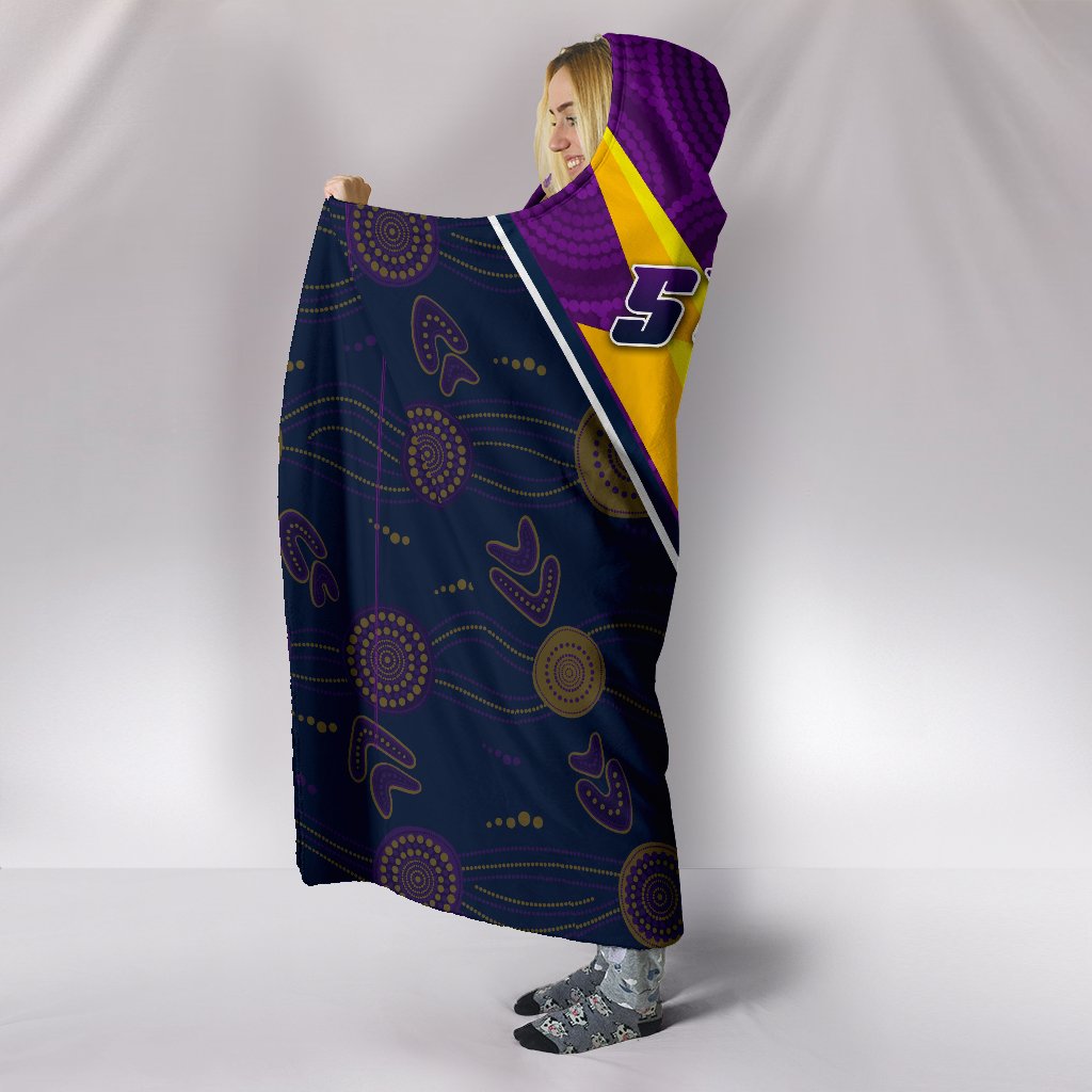 storm-hooded-blanket-indigenous-artsy-style