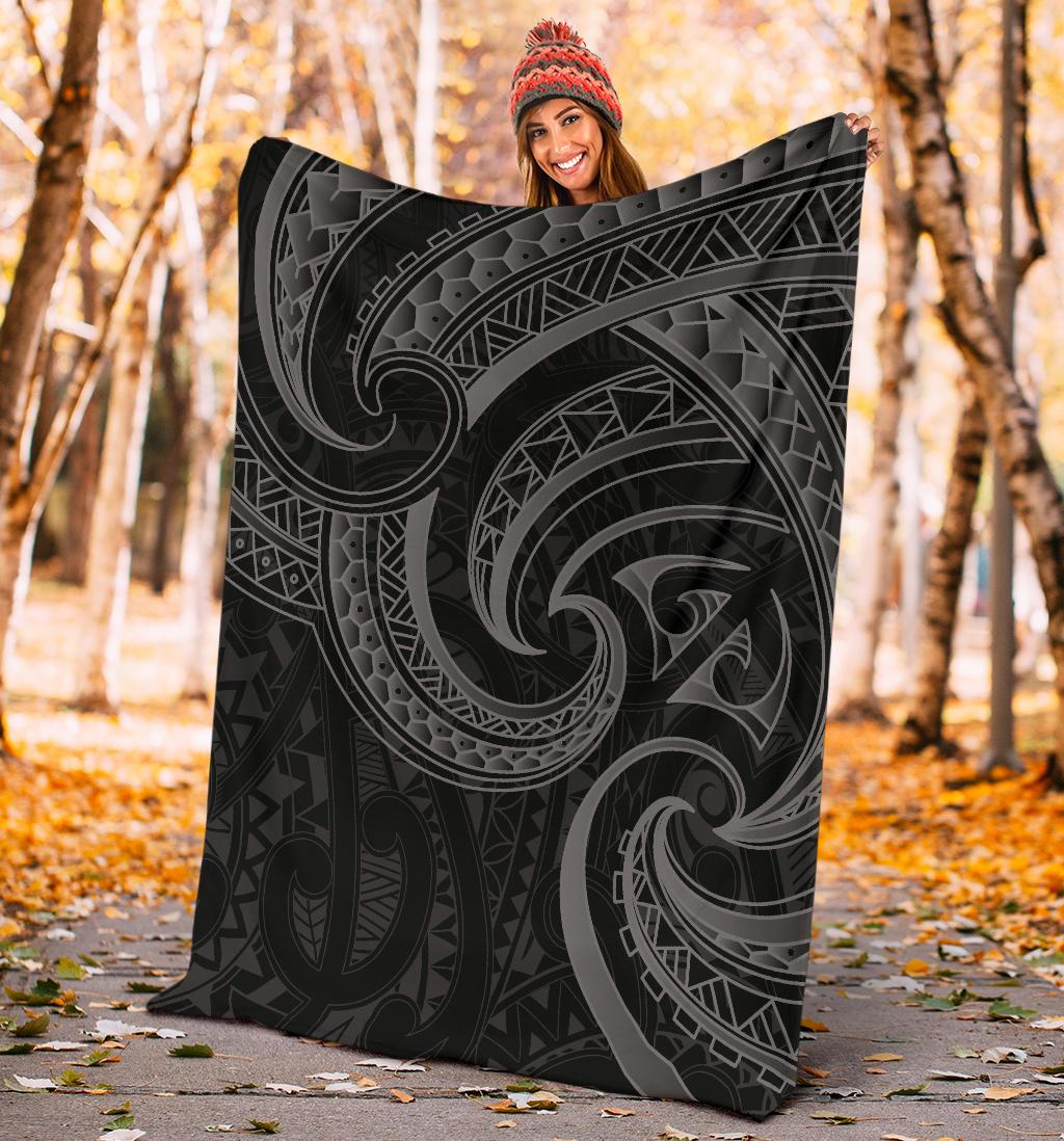 new-zealand-maori-mangopare-premium-blanket-polynesian-black