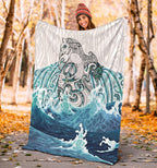 maori-manaia-the-blue-sea-premium-blanket-white