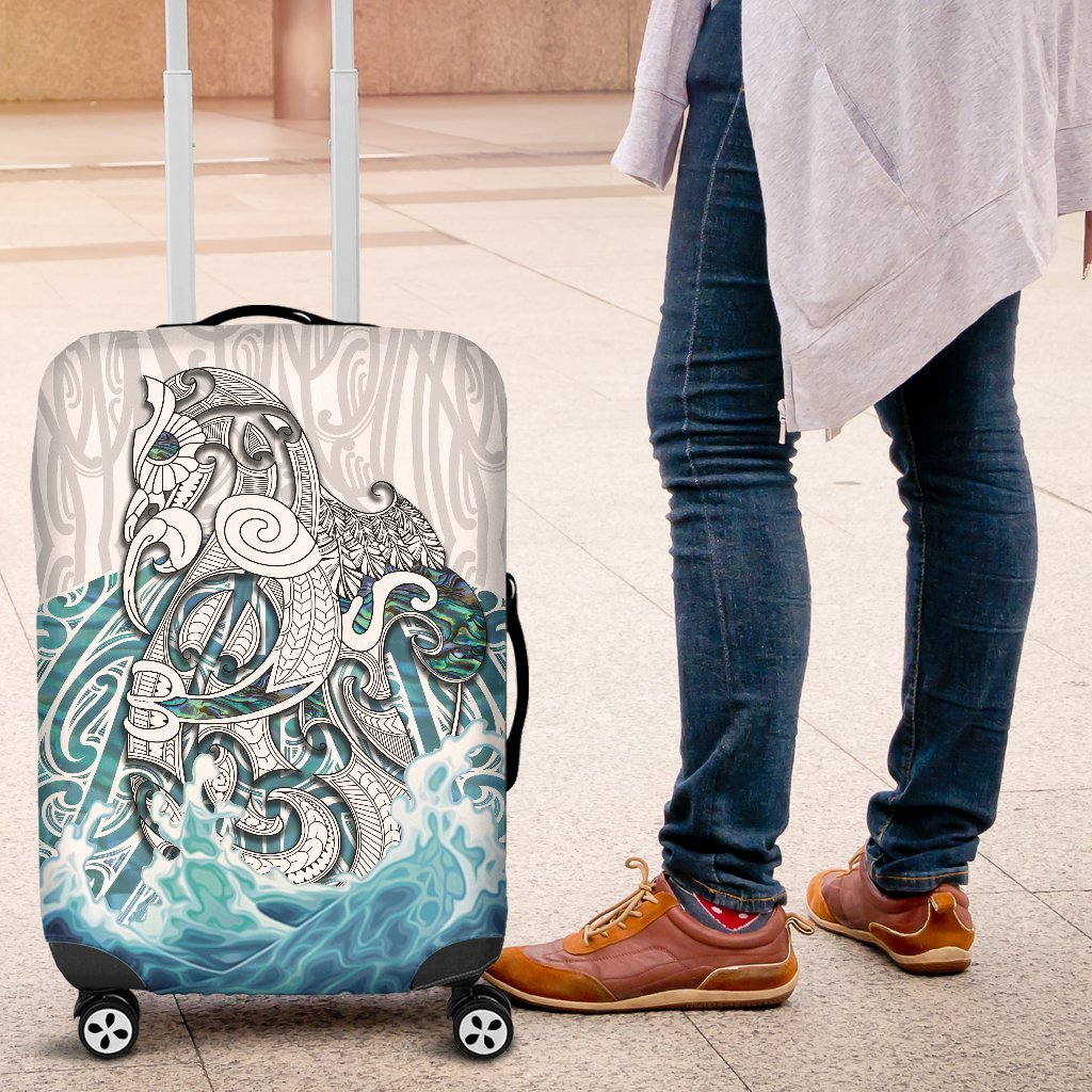 maori-manaia-the-blue-sea-luggage-covers-white