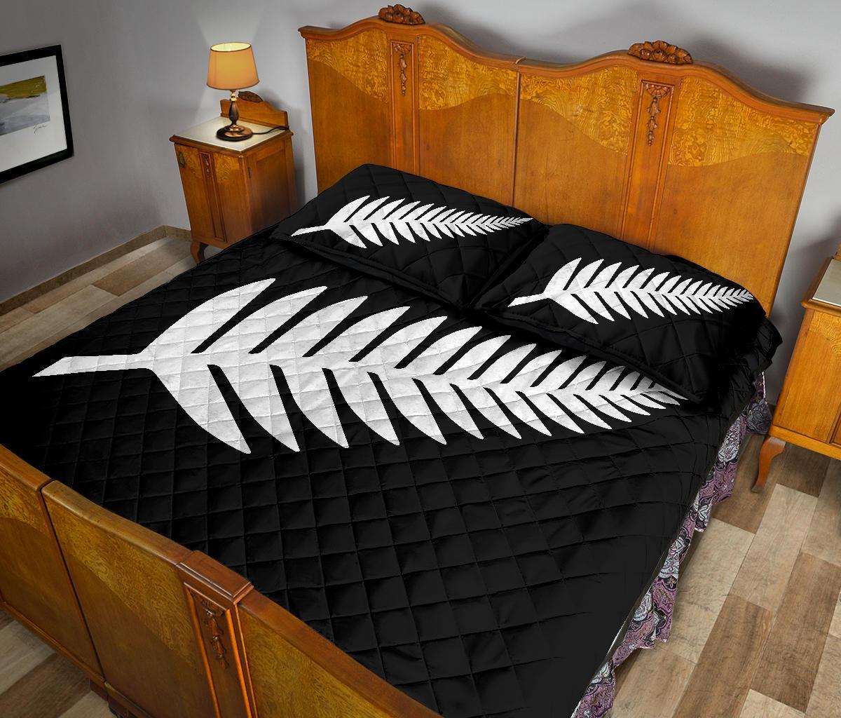 new-zealand-flag-silver-fern-black-and-white-quilt-bed-set