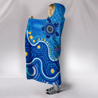 torres-strait-hooded-blanket-dhari-and-turtle