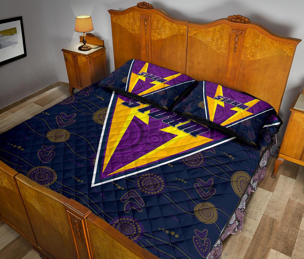 storm-quilt-bed-set-indigenous-artsy-style