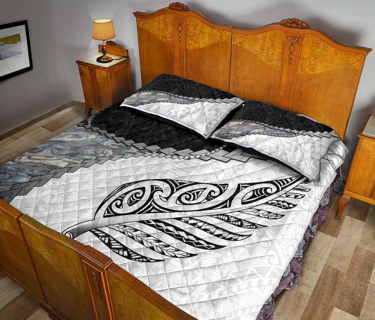 paua-shell-maori-silver-fern-quilt-bed-set