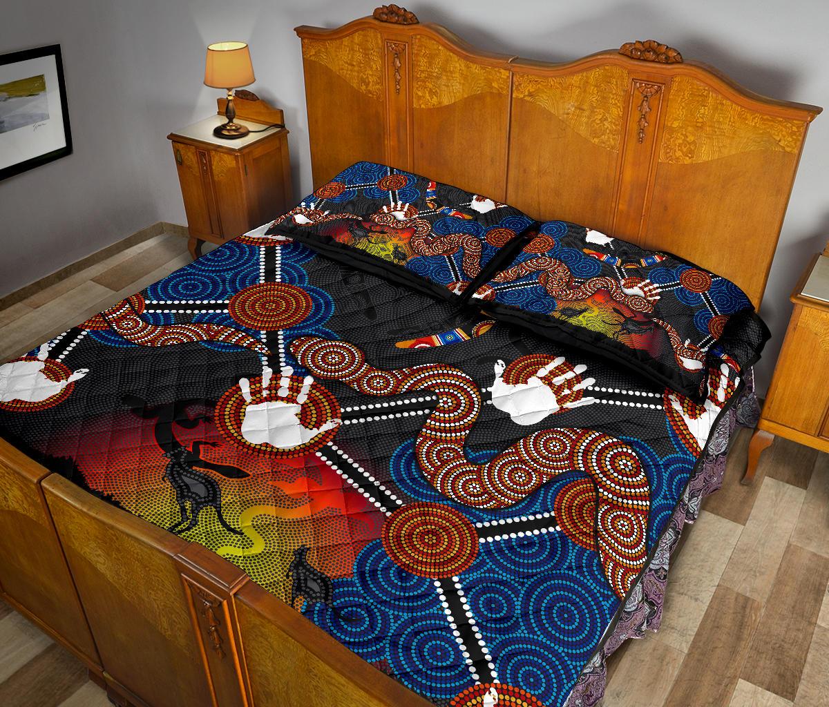aboriginal-quilt-bed-set-australian-boomerang-and-snake-indigenous-art