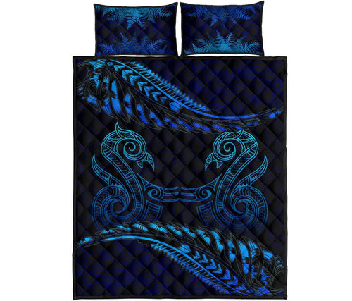 aotearoa-quilt-bed-set-blue-maori-manaia-with-silver-fern