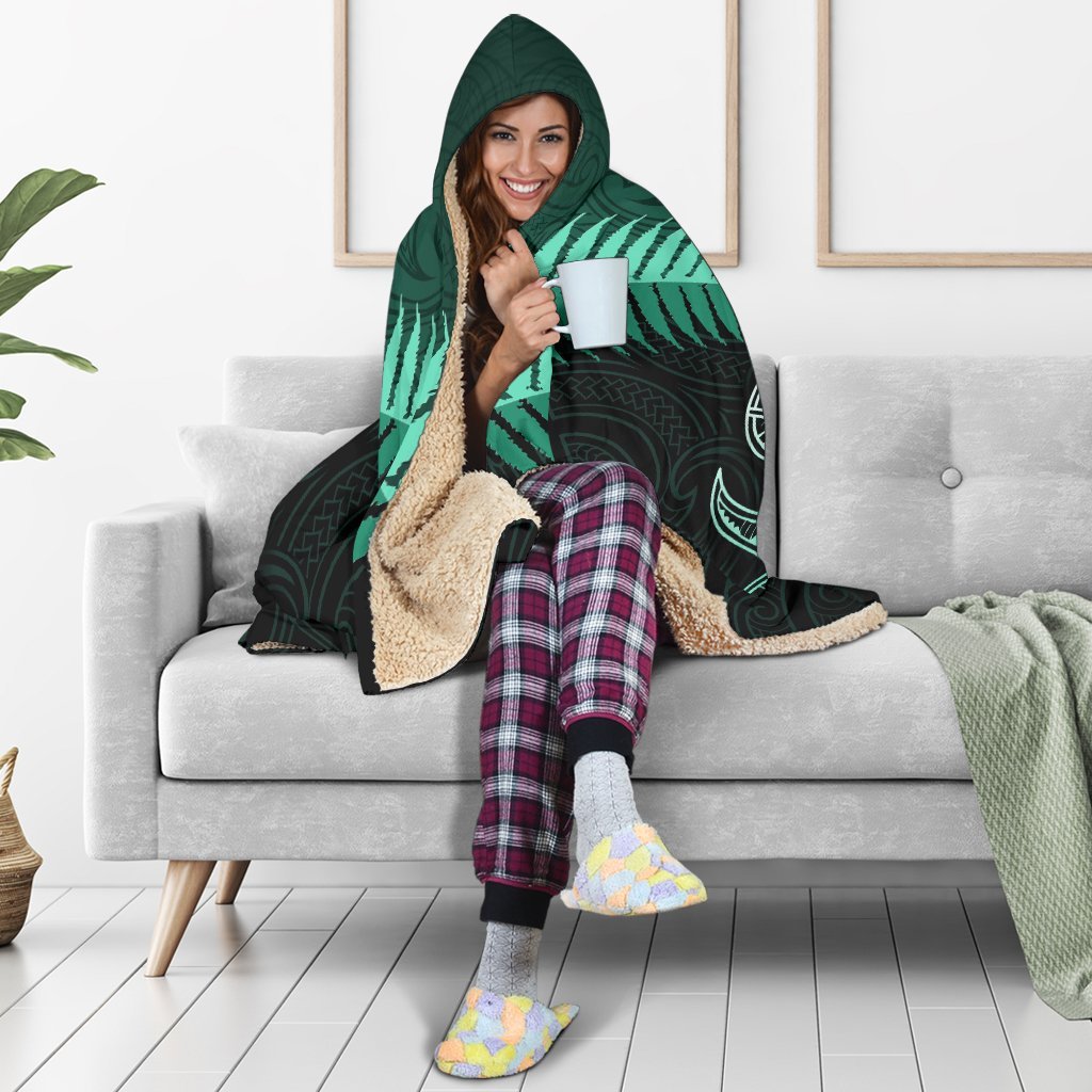 maori-manaia-new-zealand-hooded-blanket-turquoise