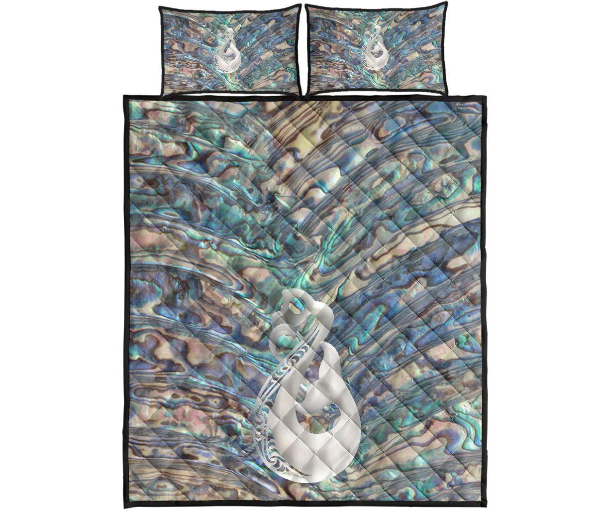 new-zealand-quilt-bed-set-te-mania-paua-shell-ruaumoko-quilt-and-pillow-cover
