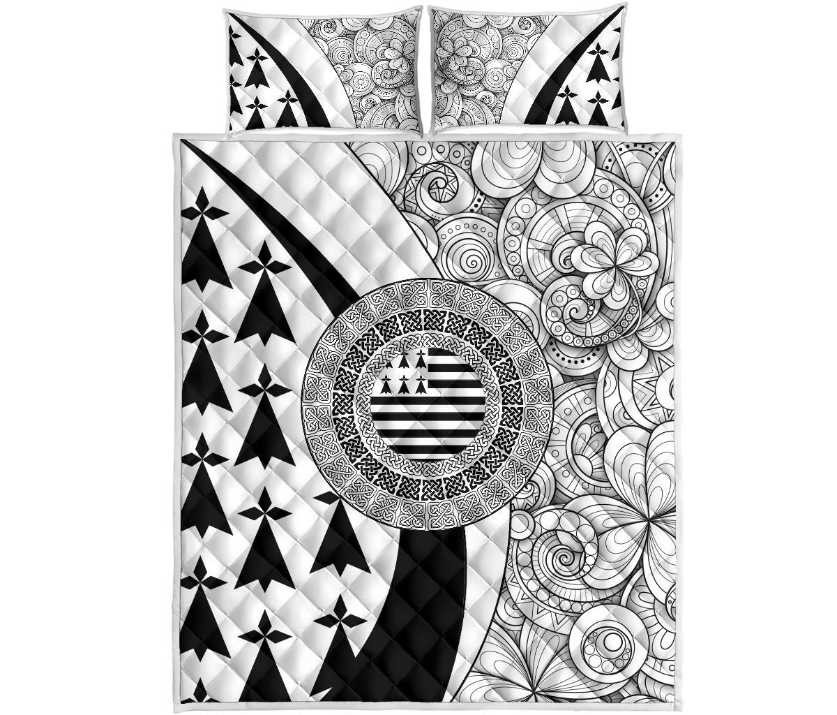 celticone-quilt-bed-set-brittany-white-style