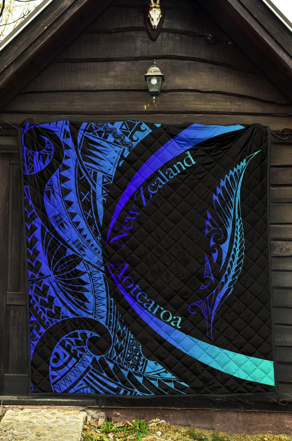 new-zealand-silver-fern-premium-quilt-maori-tattoo-circle-style-blue