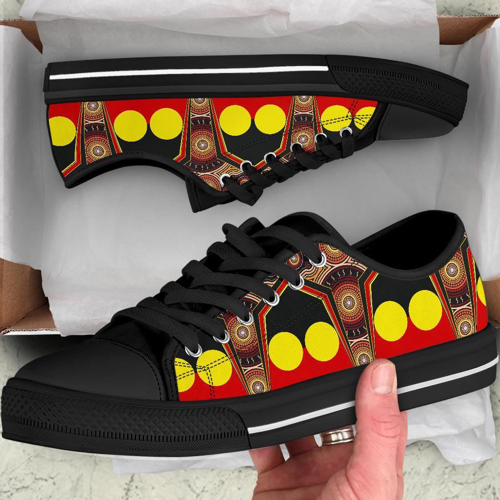 low-top-shoe-aboriginal-with-dot-painting-art