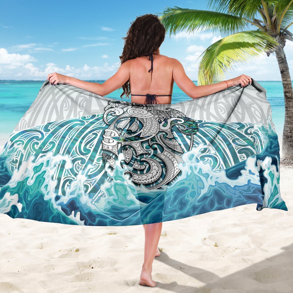 maori-manaia-the-blue-sea-sarong-white