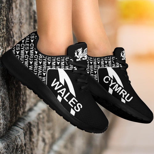 wales-sporty-sneakers-transit-style