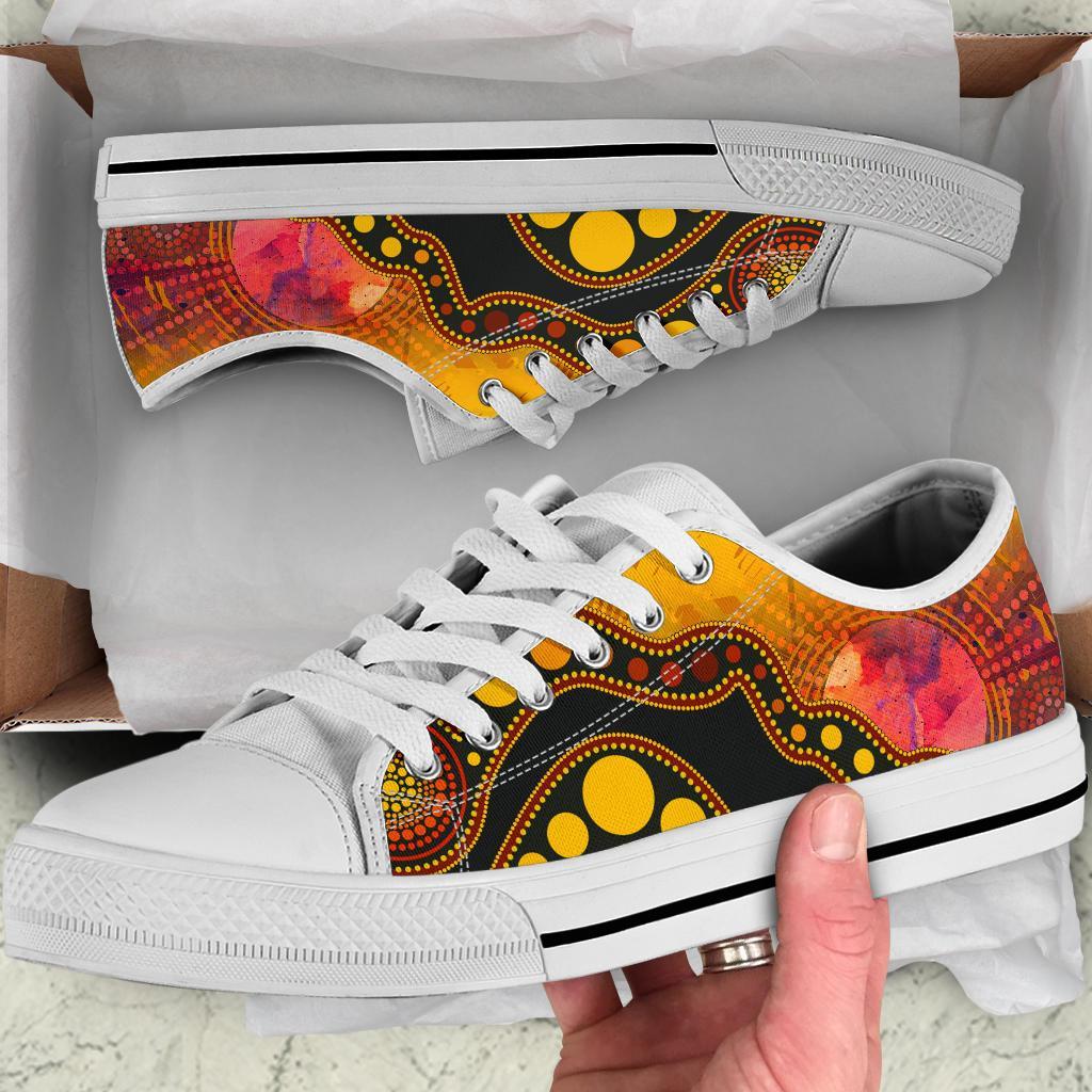 aboriginal-low-top-shoe-australia-indigenous-flag-circle-dot-painting-art-golden
