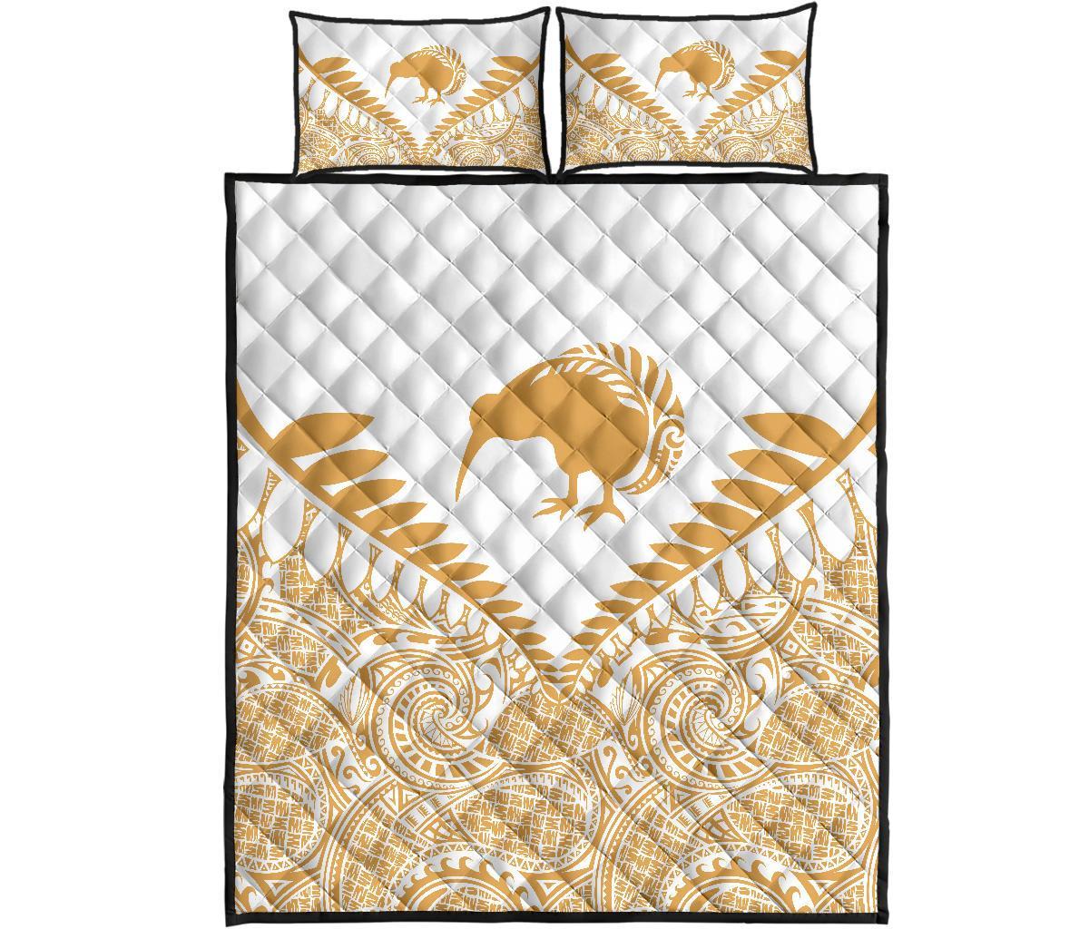 kiwi-silver-fern-classic-quilt-bed-set-beige-white