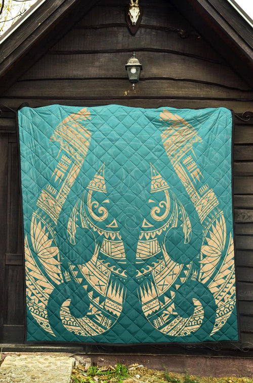new-zealand-maori-hei-matau-tattoo-premium-quilt