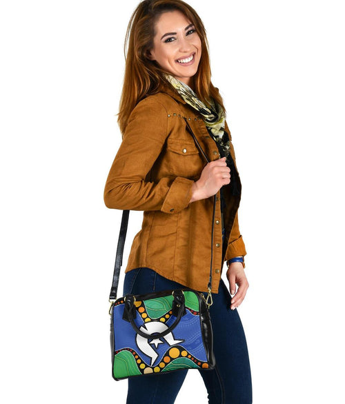 Torres Strait Islands Shoulder Handbag -  Flag with Aboriginal Patterns - Vibe Hoodie