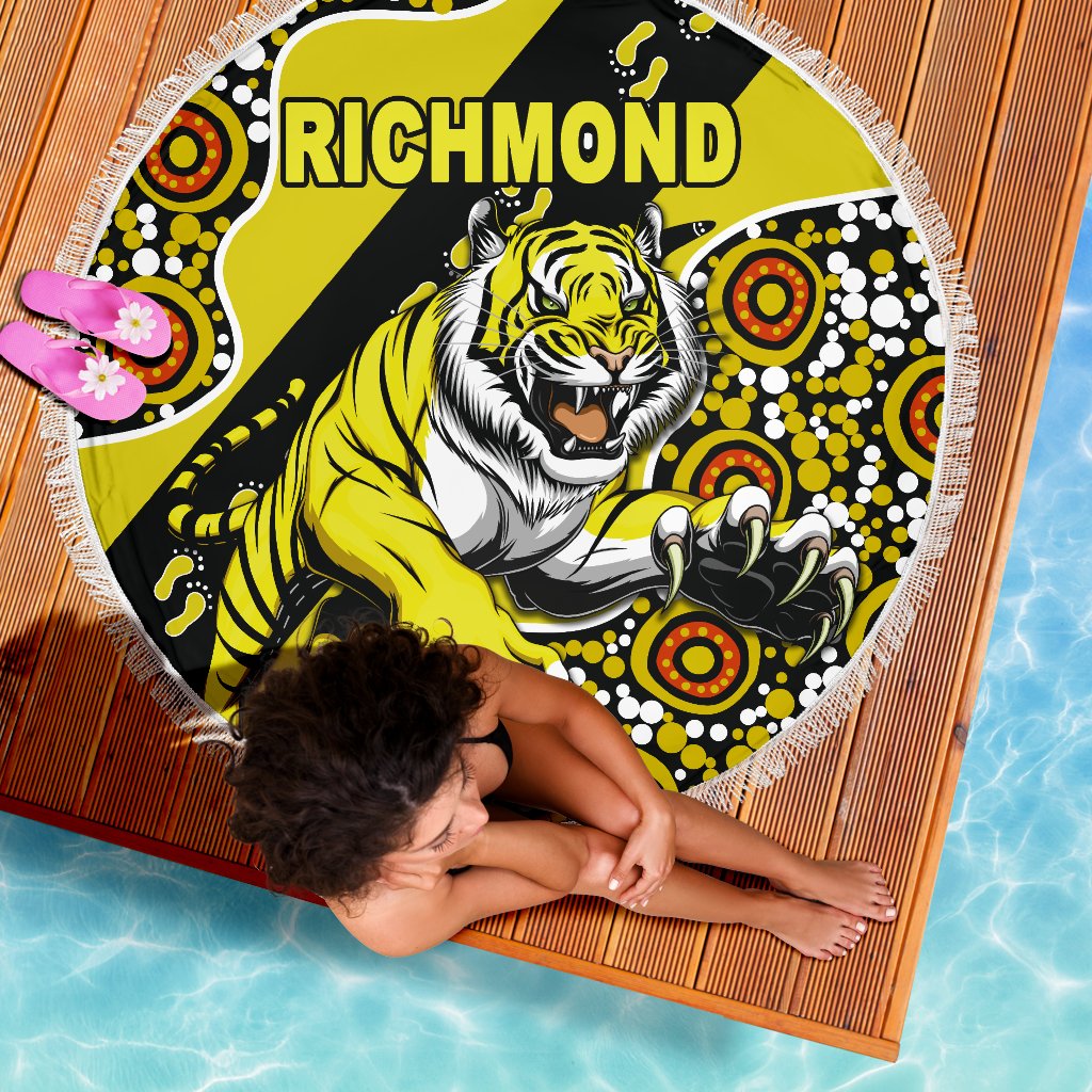 richmond-beach-blanket-indigenous-tigers