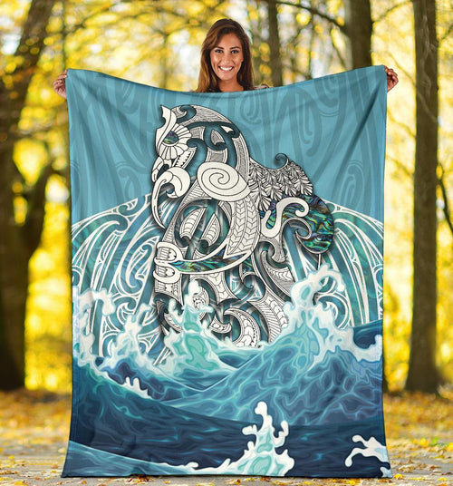 maori-manaia-the-blue-sea-premium-blanket