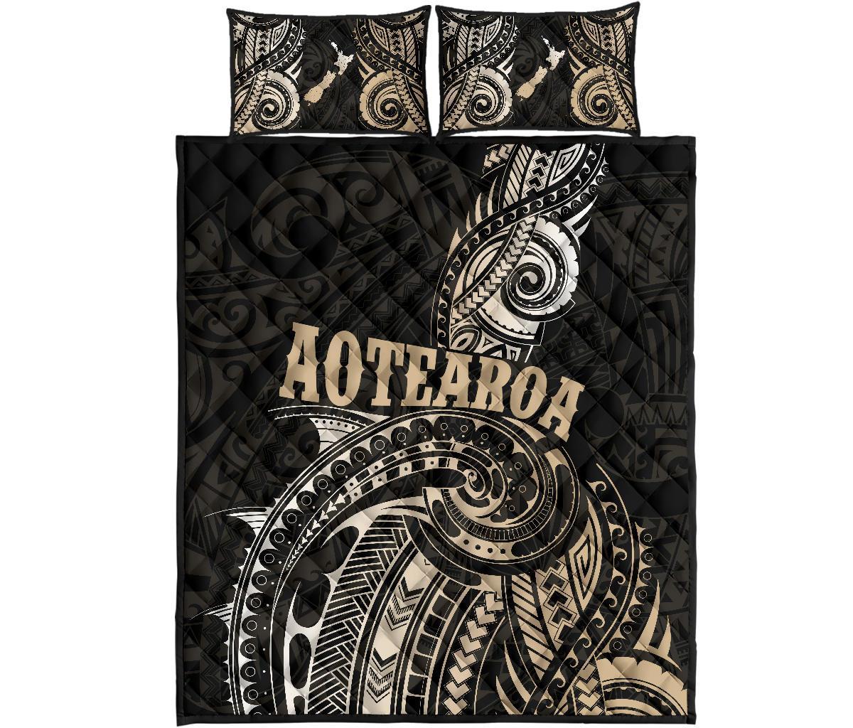 maori-tattoo-with-map-new-zealand-quilt-bed-set
